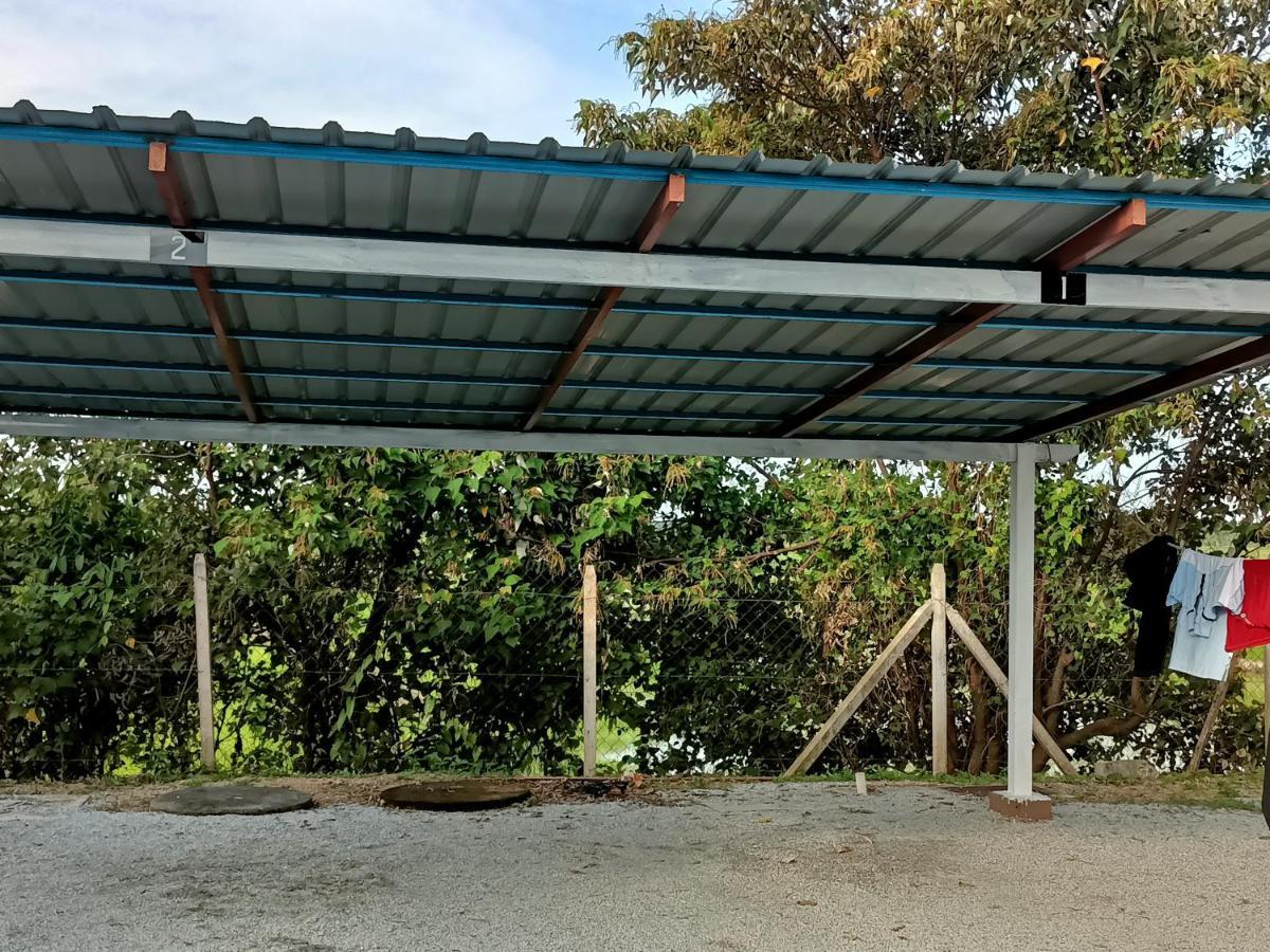 Ummi'S Homestay Besut Kampung Kuala Besut Exterior photo